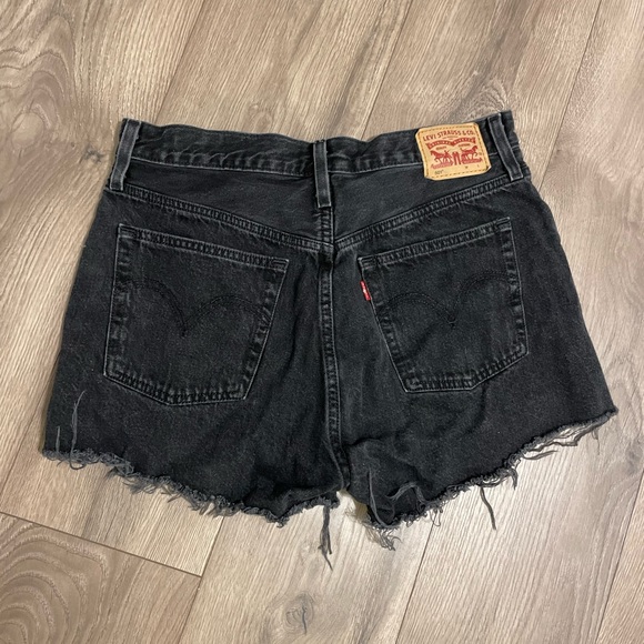 Levi’s Original 501 Jean Shorts - Picture 2 of 3